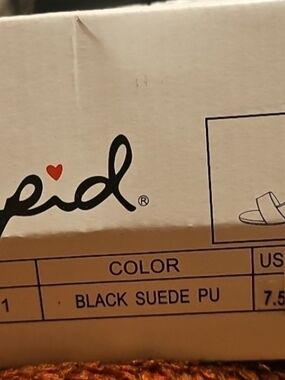 QUPID Cashmere-01 Black Suede Block Heels – Size 7.5
